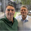 Tarcísio já foi avisado da escolha de Bolsonaro por Flávio ao Planalto imagem