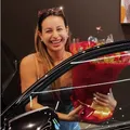 Vídeo: Zagueiro do Vitória presenteia esposa com veículo de luxo imagem