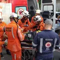 Vídeo: mulher é resgatada de escombros após casa desabar em Salvador imagem