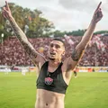 Vitória encaminha compra de pilar do time para 2026 imagem