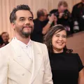 Wagner Moura chega ao tapete vermelho do Globo de Ouro 2026 imagem
