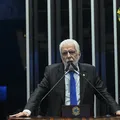 Wagner cita ‘facada pelas costas’ após aprovar PL que reduz pena de Bolsonaro imagem