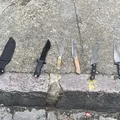Armas brancas e aparelho de choque são apreendidos em Salvador imagem