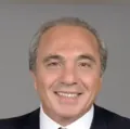 Bilionário dono da Fiorentina, Rocco Commisso morre aos 76 anos imagem