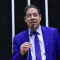 Bolsonarista incomoda aliados ao abrir diálogo com Alexandre de Moraes imagem