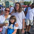 De pais para filhos: famílias mantém viva a tradição de Iemanjá em Salvador imagem