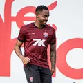 Defensores iniciam transição e ficam perto de reforçarem o Vitória imagem