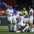 Dell marca primeiro gol no profissional e Bahia bate Bahia de Feira imagem
