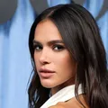Em Salvador, Bruna Marquezine usa look de valor exorbitante durante show imagem