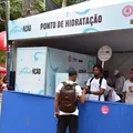 Foliões terão água gratuita no Carnaval de Salvador; saiba onde ficam os pontos de hidratação imagem