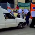 Homem invade protesto e atira em frente ao presídio de Feira imagem
