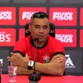 Jair enaltece "espírito coletivo" após grande estreia do Vitória imagem