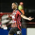 Lá ele! Com bom humor, Fabri comenta grande estreia do Vitória imagem