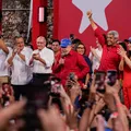 Com festa em Salvador, Lula e PT mostram força total para eleição imagem