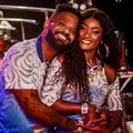 Muito chamego: Erika Januza e Arlindinho curtem Carnaval de Salvador imagem