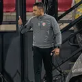 Números da defesa do Vitória preocupam em jogos fora de casa; entenda imagem