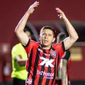 Oficial: Osvaldo renova com o Vitória e já pode entrar em campo imagem