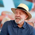 Praia isolada e descanso interrompido: como foi o último Carnaval de Lula em Salvador imagem