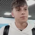 Reforço gringo do Vitória é flagrado no aeroporto: "Estou emocionado" imagem