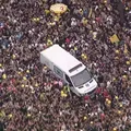 Superlotação em pré-Carnaval faz dezenas de foliões passarem mal imagem