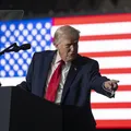 Trump acusa escritor de armar contra ele no caso Epstein imagem