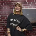Claudia Leitte revela tática espiritual para lidar com críticas imagem
