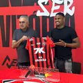 Vitória apresenta Nathan Mendes: "Darei minha vida dentro de campo" imagem