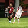 Vitória joga bem, mas perde para o Flamengo no Barradão imagem