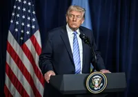 Trump se autoproclama "presidente interino da Venezuela" na internet imagem