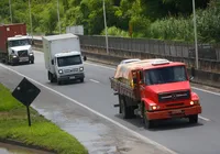 Criança de sete anos morre em acidente entre carro e carreta na Bahia imagem