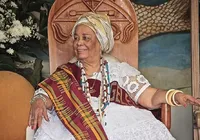 O adeus a Mãe Carmen: cortejo reúne autoridades e artistas em Salvador imagem