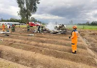 Cantor morre em queda de avião; acidente deixa seis vítimas