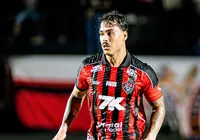 Capitão do Vitória sente lesão e é substituído de maneira forçada imagem