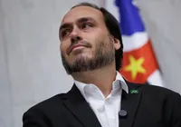 Carlos Bolsonaro renuncia mandato no Rio para cumprir nova missão imagem
