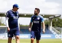 Ceni e Éverton Ribeiro lideram prêmio de craque do Brasileirão imagem