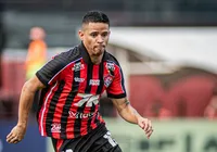 Coritiba tenta atravessar o Vitória para contratar Erick; saiba mais imagem