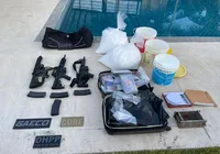 Depósito com drogas e fuzis é descoberto na Bahia e prende liderança criminosa