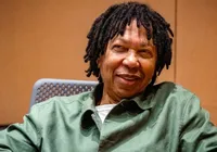 Djavan anuncia grande turnê com show em Salvador; veja preços imagem