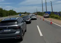 Engarrafamento tira paciência de motoristas na Linha Verde