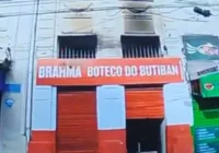 Estabelecimento localizado em casarão pega fogo no Centro de Salvador