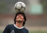 Filhas de Maradona colocam tias na Justiça por fraude imagem