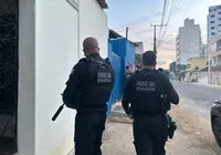 Mulher que negociava armas para facções é presa em operação na Bahia imagem
