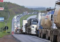 Paralisação? Caminhoneiros se posicionam sobre greve nacional imagem