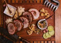 Porchetta, o corte suculento que simboliza fartura e sorte