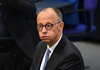 Chanceler alemão critica pão em Angola após críticas a Belém