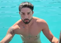 Influenciador famoso revela cirurgia íntima: "Ficar mais apertadinho" imagem