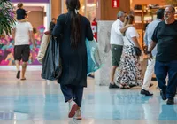 Fechamento de shoppings aos domingos acende embate entre lojistas e empregados