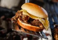 Sanduíche solidário da Fenagro oferece refeição completa por R$ 15