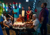 Sem neve e sem fantasia: série transforma o Natal em campo de batalha imagem