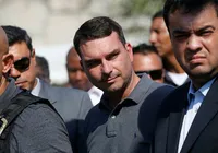 Sem palanque, Flávio aposta em agenda religiosa na pré-campanha imagem